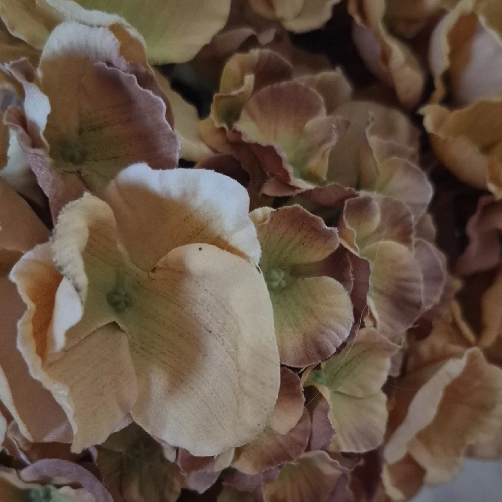 **HP**Neiman Marcus Faux Floral Arrangement in Gold/Bronze/Brown Ornate Vase